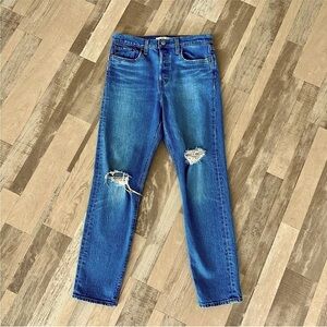 Levi’s Wedgie Distressed Straight Leg Jeans Premium Denim Women’s 29